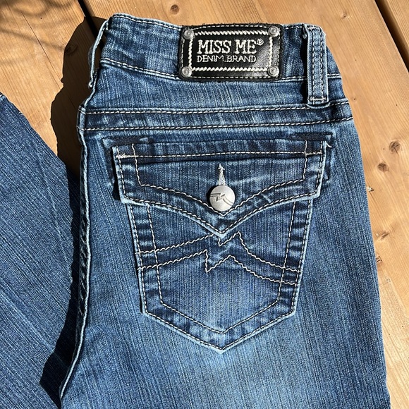 Miss Me mid rise bootcut jean size 30/34 - Picture 2 of 6